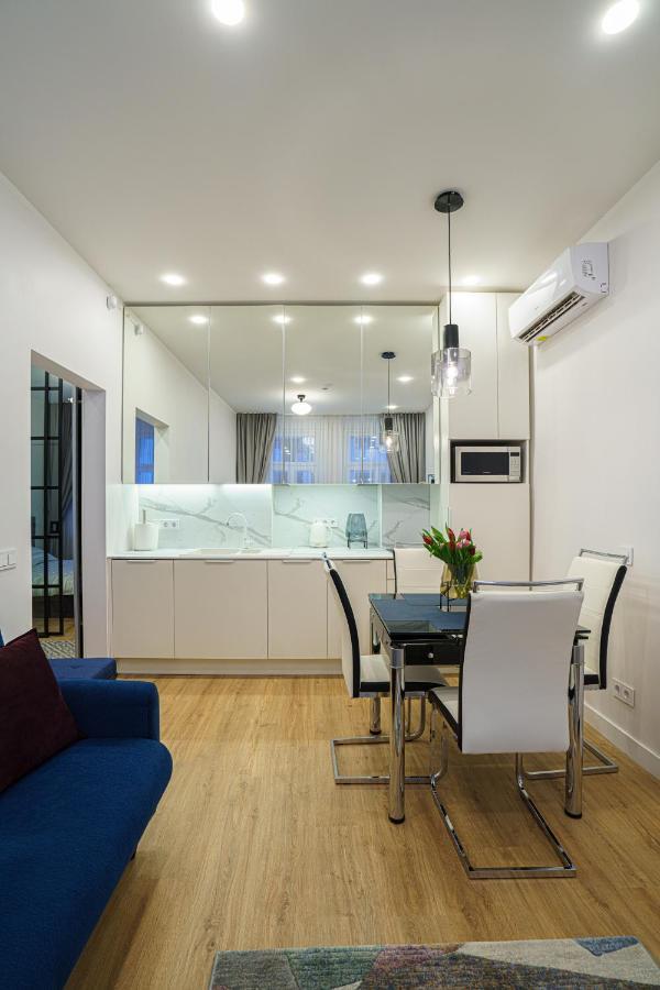 Moder Chic Apartment In Center-Prime Rentals 카우나스 외부 사진