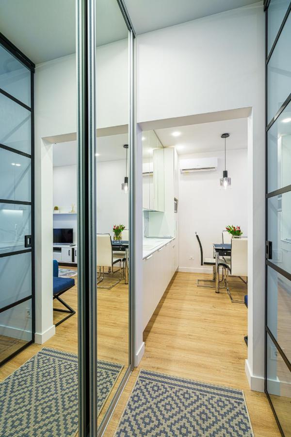 Moder Chic Apartment In Center-Prime Rentals 카우나스 외부 사진